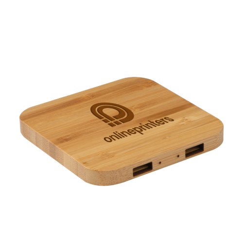 Lyst tr bambus trdls oplader med flere USB-porte.