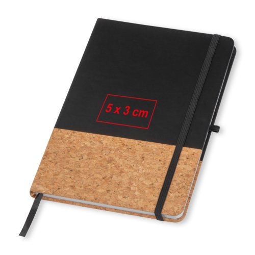Sort notesbog med korkdetalje og elastikbnd.