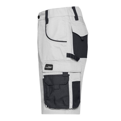 Hvide/gr arbejdsshorts fremstillet af polyester-bomuldsblanding med flere lommer.